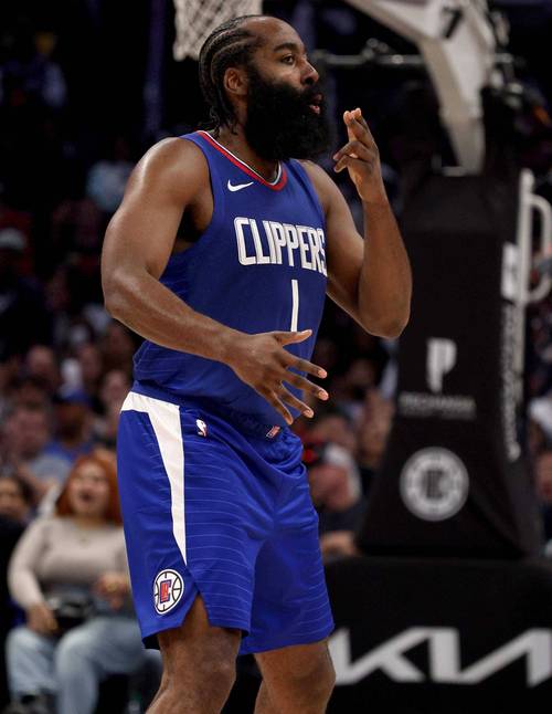 意媒：国米可以启用青训小将卡马特，以应对邓弗里斯伤缺情况（意媒：邓弗里斯伤缺，国米考虑提拔青训小将卡马特）