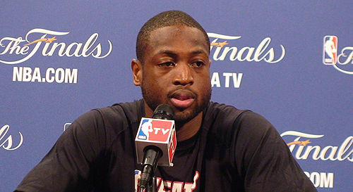 队报：法国队世界杯26人大名单已经确定16人，竞争很激烈（队报：法国队26人世界杯名单已锁定16席，剩余名额竞争激烈）