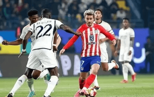 重返狼队？特劳雷或成救主！英超副班长向昔日功臣伸出橄榄枝（英超副班长向狼队旧将特劳雷发出邀约，他能否回归力挽狂澜？）