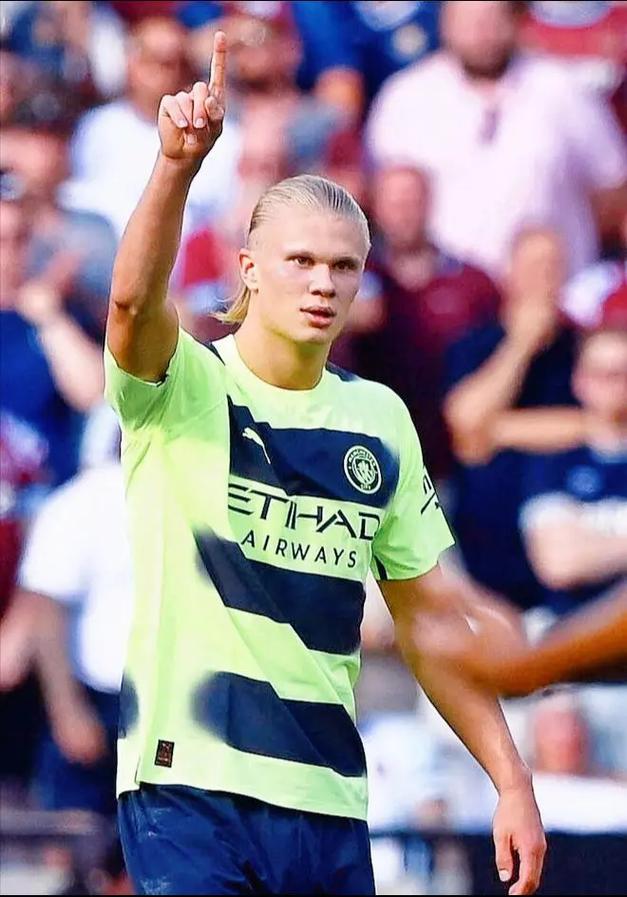 苏炳添的人生不止有风速与纪录，还有父亲的角色（风速与纪录之外，苏炳添还是一位父亲）